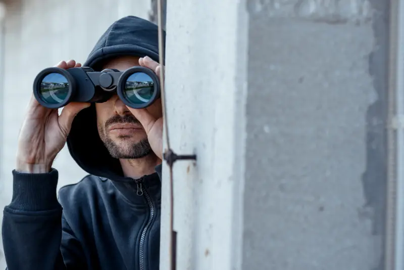 Descubre-si-te-están-vigilando-Técnicas-de-contraespionaje-en-Baleares