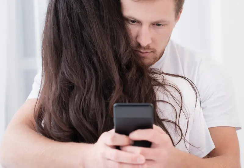 Estafas-romanticas-en-linea-desde-Ibiza-y-Mallorca-Como-actua-un-detective-privado